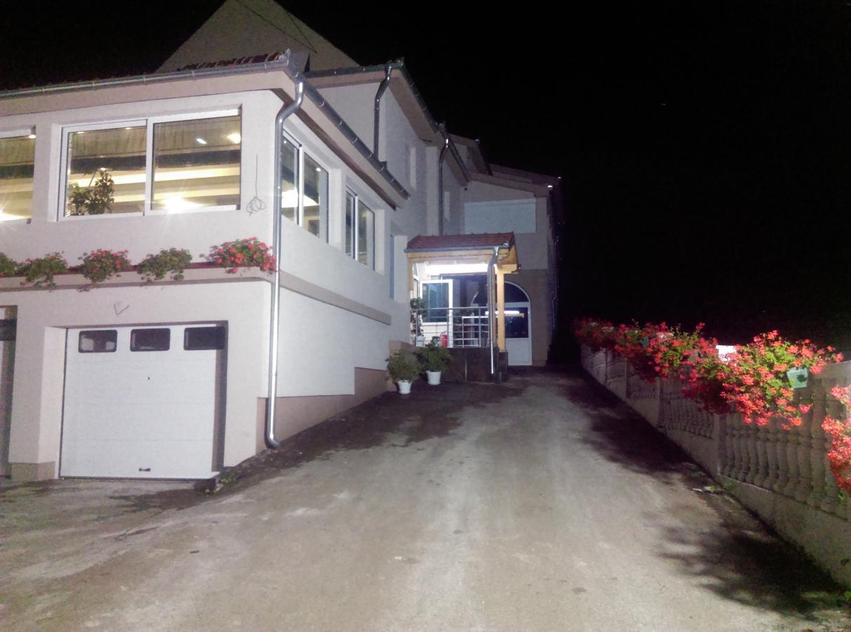 Karavan 123 Raška Exterior foto